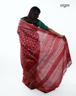Load image into Gallery viewer, Graceful Red Kota Viscose Saree with Intricate White Patterns