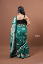 Load image into Gallery viewer, Green Cotton Slub Saree with Handcrafted White Floral Patterns