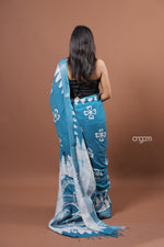 Load image into Gallery viewer, Elegant Blue Cotton Slub Saree with White Handcrafted Batik Prints