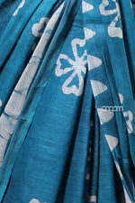 Load image into Gallery viewer, Elegant Blue Cotton Slub Saree with White Handcrafted Batik Prints