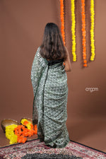 Load image into Gallery viewer, Elegant Green Cotton Slub Saree with Intricate Prints and Border