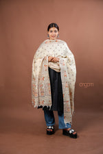 Load image into Gallery viewer, Cream Poly Dupion Dupatta with Traditional Screen Print and Fish Motif Border