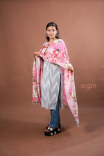 Load image into Gallery viewer, Pink Slub Dupatta with Delicate Digital Floral Print for Elegant Ethnic Styling