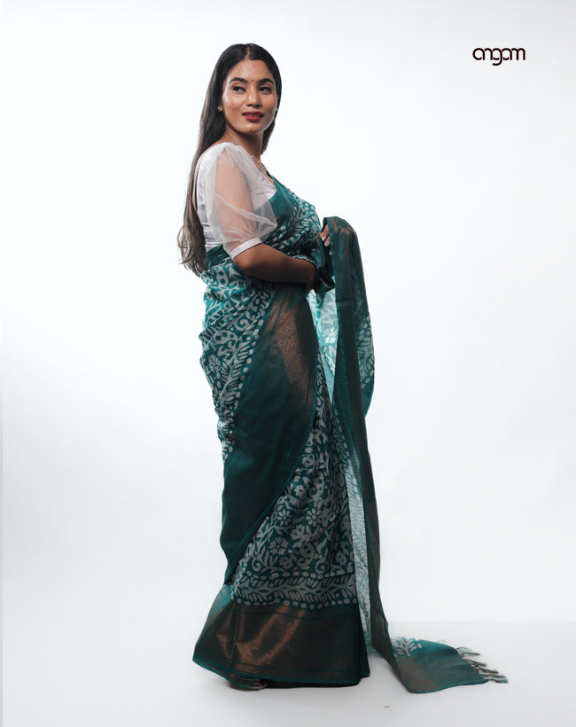 Elegant Green Kota Viscose Saree with Intricate White Woven Patterns
