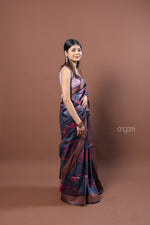 Load image into Gallery viewer, Stylish Munga Digital Print Saree with Elegant Floral Designs
