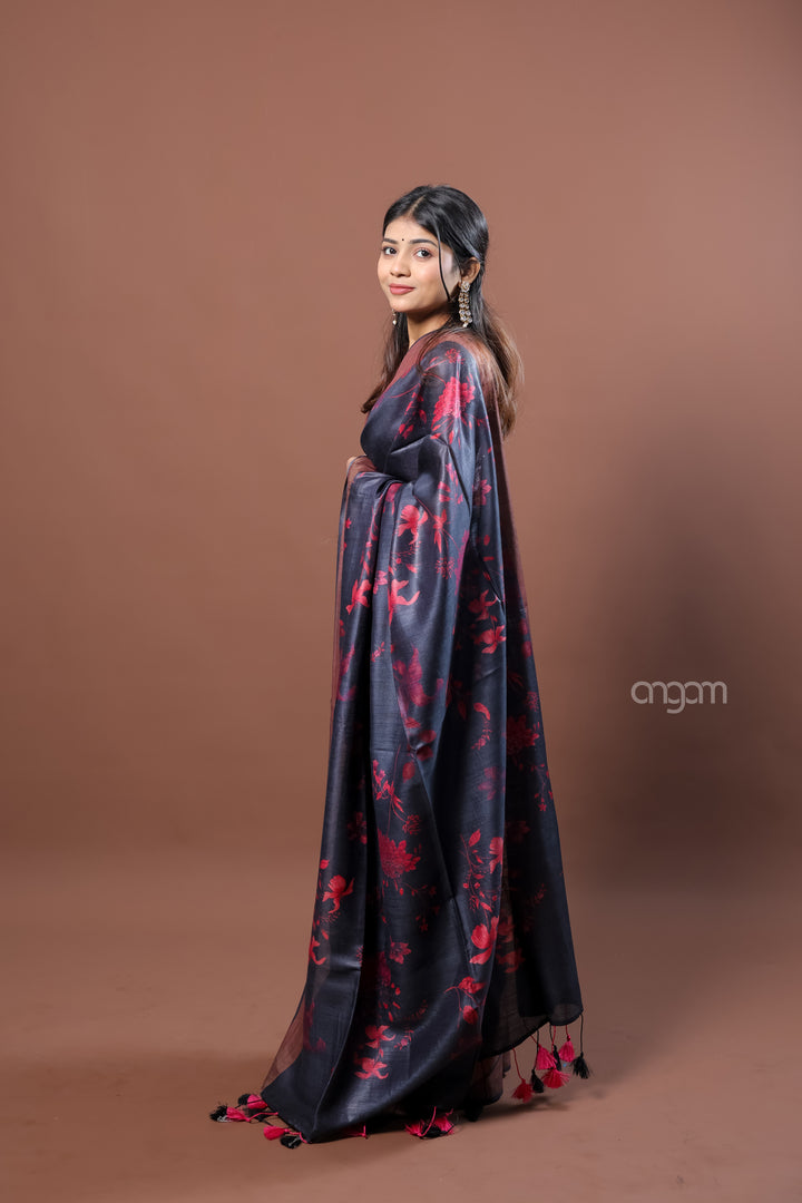 Stylish Munga Digital Print Saree with Elegant Floral Designs