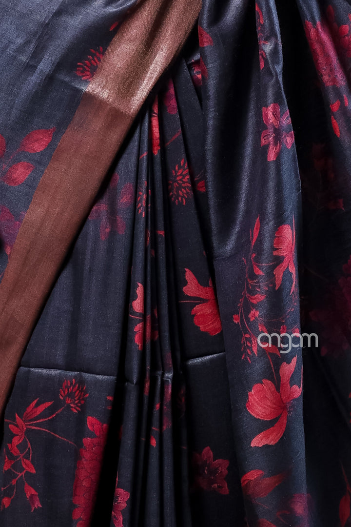 Stylish Munga Digital Print Saree with Elegant Floral Designs