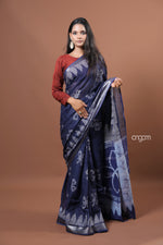 Load image into Gallery viewer, Elegant Navy Blue Cotton Slub Saree with Floral Print Design
