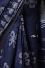 Load image into Gallery viewer, Elegant Navy Blue Cotton Slub Saree with Floral Print Design
