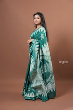 Load image into Gallery viewer, Green Cotton Slub Saree with Handcrafted White Floral Patterns
