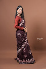 Load image into Gallery viewer, Elegant Brown Cotton Slub Saree with Handcrafted White Floral Prints
