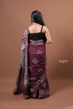 Load image into Gallery viewer, Elegant Maroon Cotton Slub Saree with Handcrafted White Batik Prints
