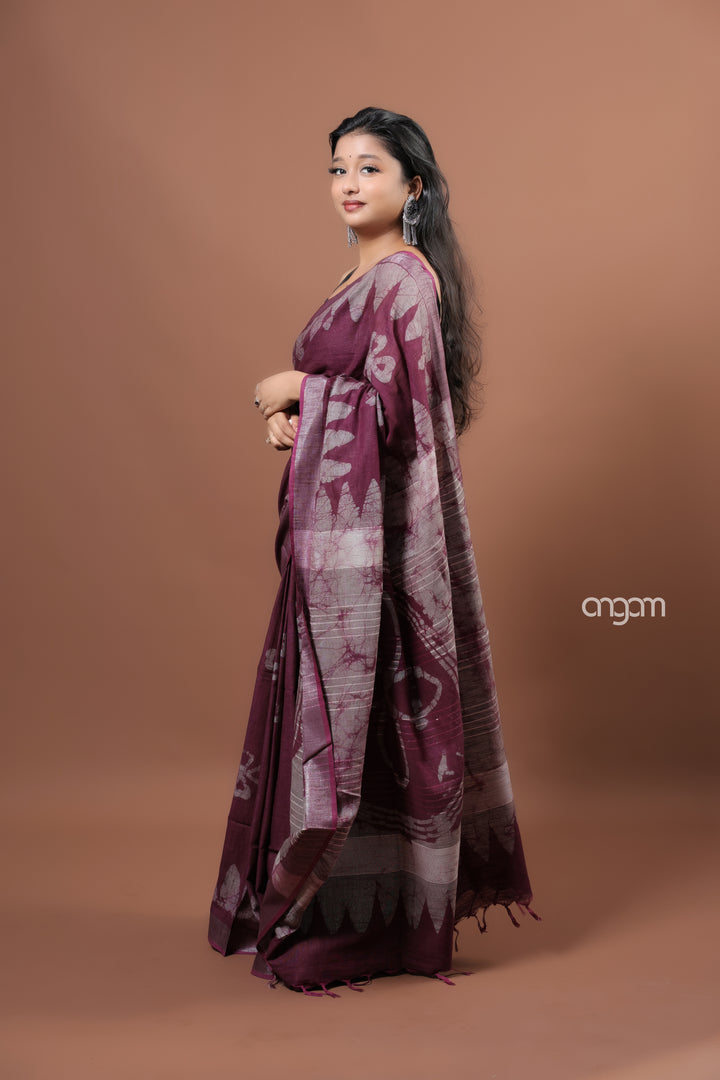 Elegant Maroon Cotton Slub Saree with Handcrafted White Batik Prints