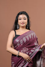 Load image into Gallery viewer, Elegant Maroon Cotton Slub Saree with Handcrafted White Batik Prints
