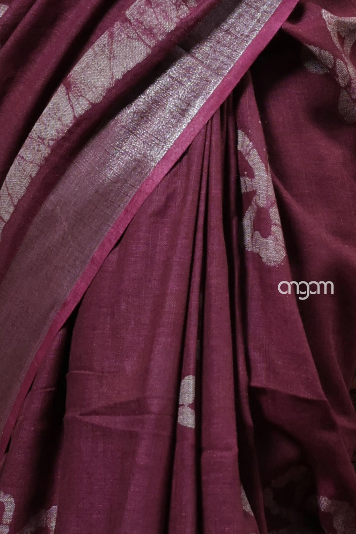 Elegant Maroon Cotton Slub Saree with Handcrafted White Batik Prints