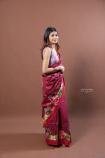 Load image into Gallery viewer, Elegant Kolika Munga Digital Print Saree with Floral Motifs
