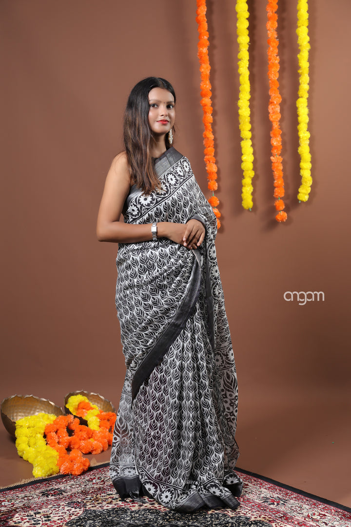 Stylish Black Cotton Slub Saree with Elegant Patterns and Border