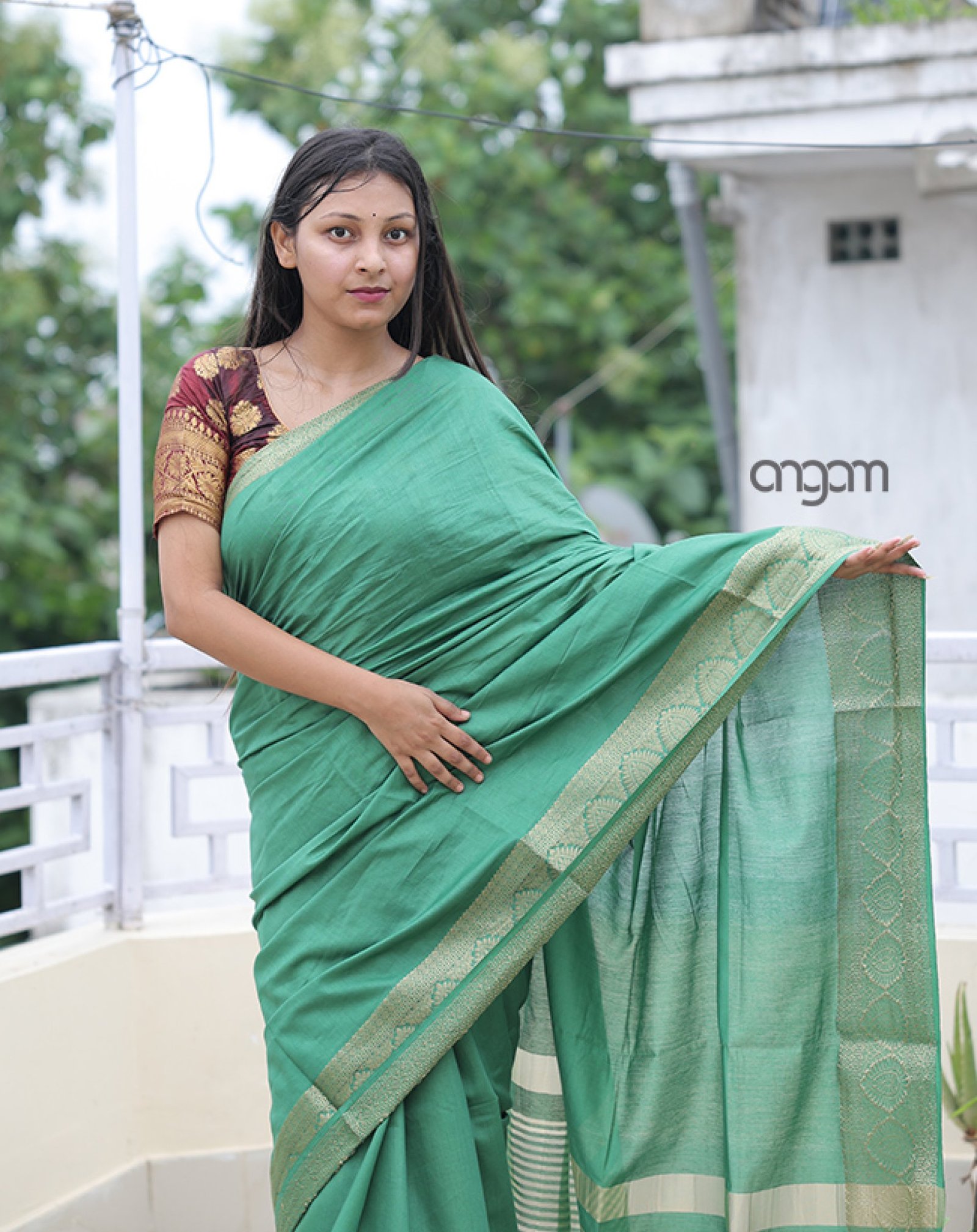 Greyish Green Liva Saari